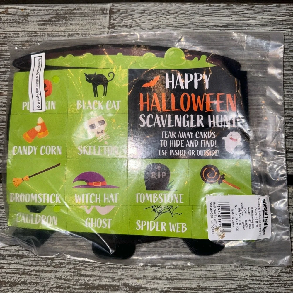 HUGE NEW Oriental Trading Company Halloween Party Supplies/Party Favors Bundle